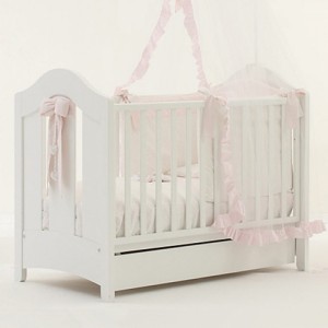 Lit bébé rose Nanan Puccio
